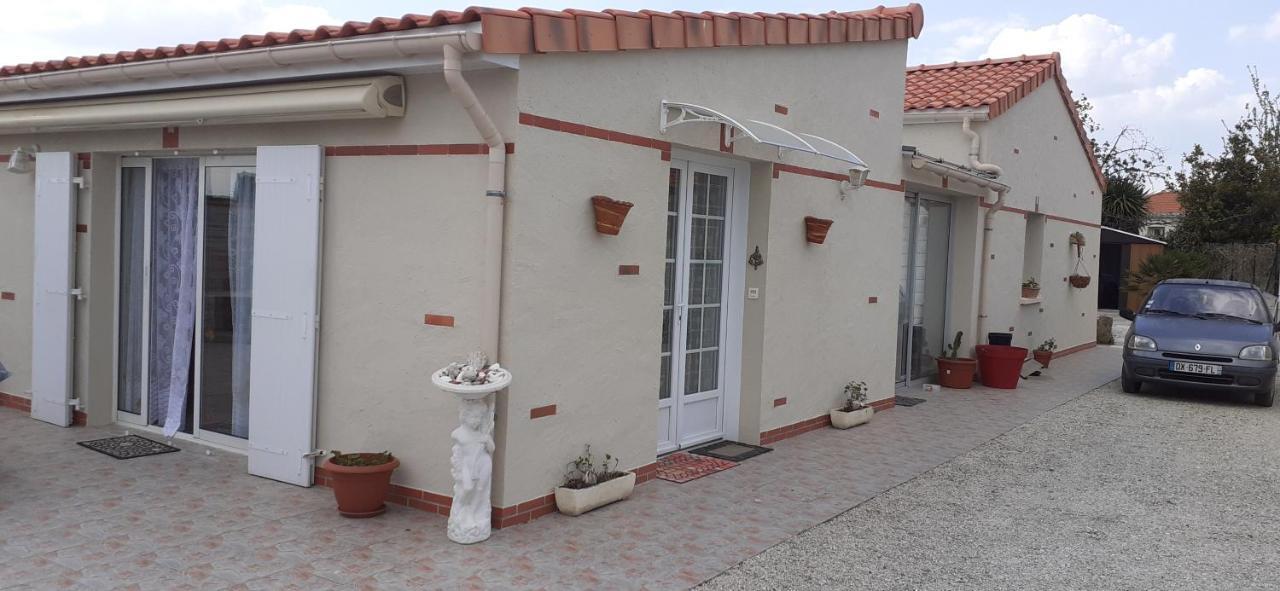 Le Petit Plessis Cure Villa Lire Exterior photo