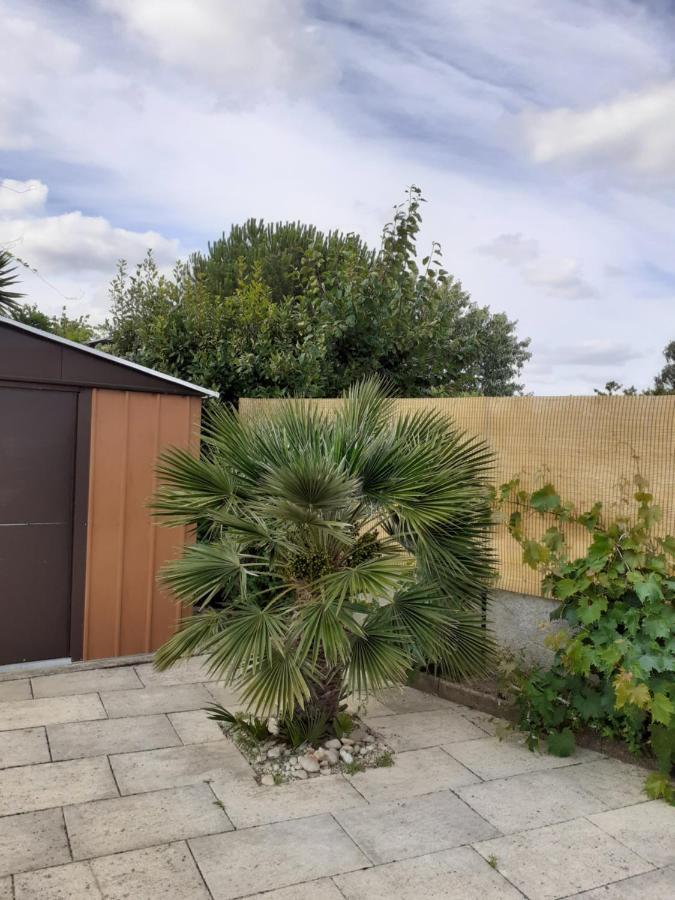 Le Petit Plessis Cure Villa Lire Exterior photo